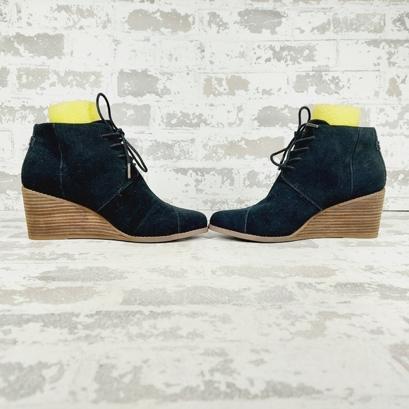 New Toms Hyde Black Suede Lace Up Wedge Heel Ankle Booties F175 - Picture 7 of 12